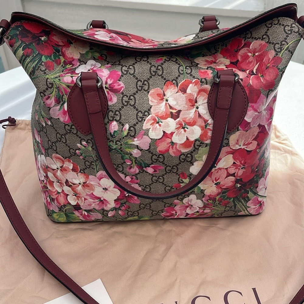 Authentic Gucci GG Supreme Monogram Bloom Linea A Fold-over Tote Crossbo… - Picture 3 of 16